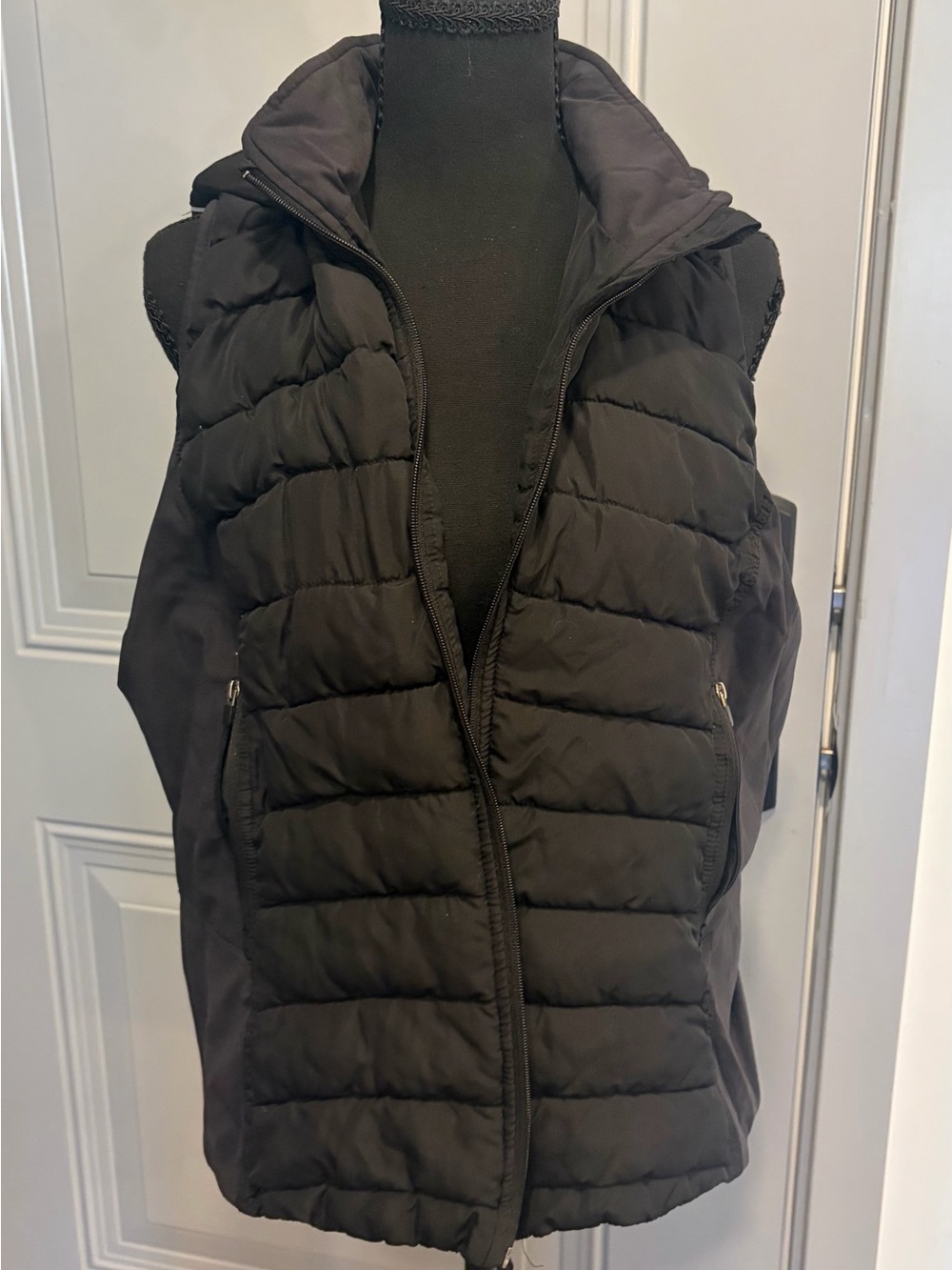 Tangerine Women’s Black Quilted Puffer Vest